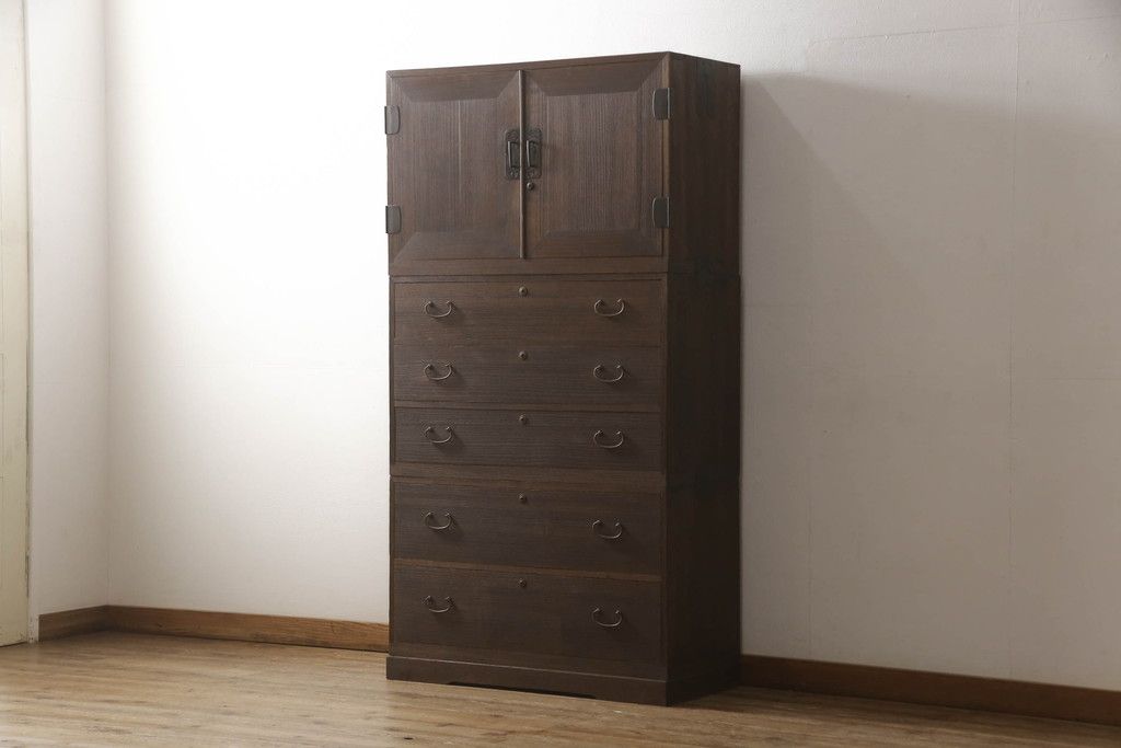 桐箪笥を着色リメイク!上段の衣装盆3杯を棚板1枚に変更。チェスナット系に着色仕上げ。