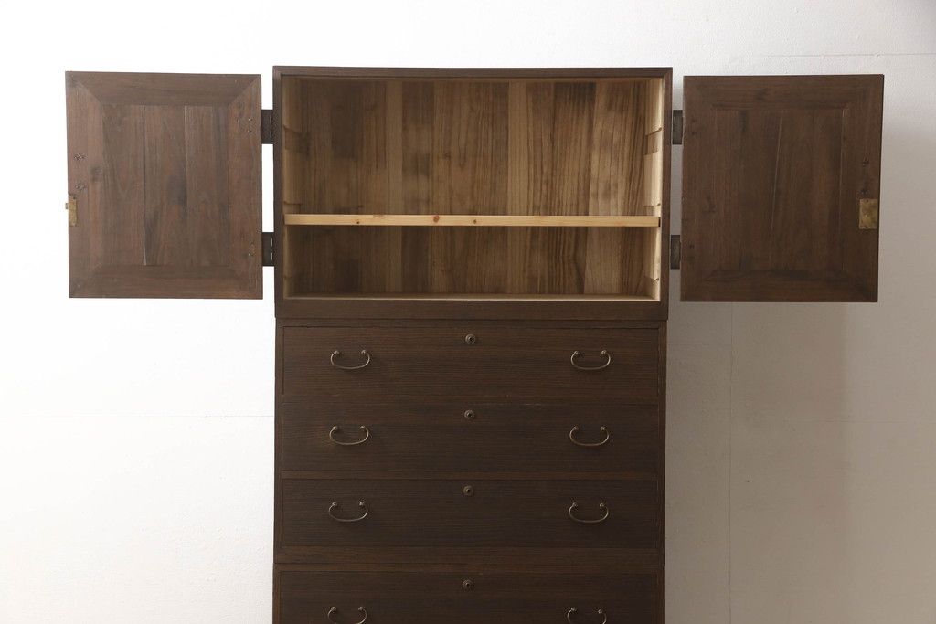 桐箪笥を着色リメイク!上段の衣装盆3杯を棚板1枚に変更。チェスナット系に着色仕上げ。