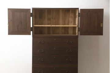 桐箪笥を着色リメイク!上段の衣装盆3杯を棚板1枚に変更。チェスナット系に着色仕上げ。