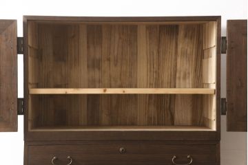 桐箪笥を着色リメイク!上段の衣装盆3杯を棚板1枚に変更。チェスナット系に着色仕上げ。