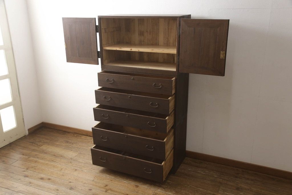 桐箪笥を着色リメイク!上段の衣装盆3杯を棚板1枚に変更。チェスナット系に着色仕上げ。