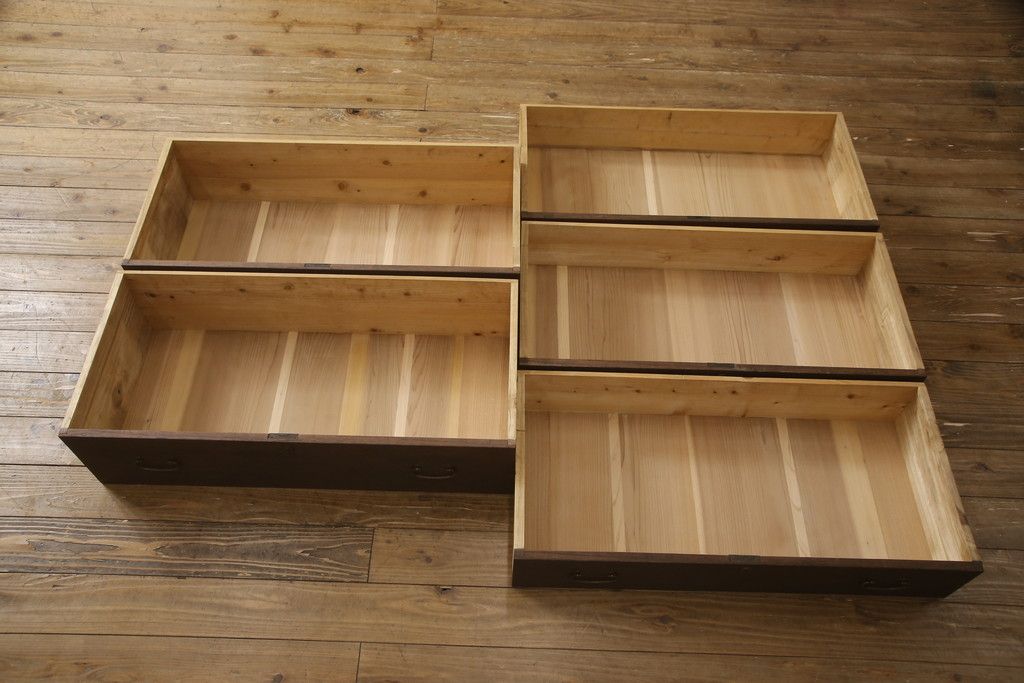 桐箪笥を着色リメイク!上段の衣装盆3杯を棚板1枚に変更。チェスナット系に着色仕上げ。