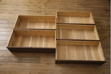 桐箪笥を着色リメイク!上段の衣装盆3杯を棚板1枚に変更。チェスナット系に着色仕上げ。