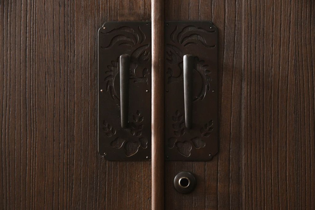 桐箪笥を着色リメイク!上段の衣装盆3杯を棚板1枚に変更。チェスナット系に着色仕上げ。