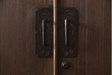 桐箪笥を着色リメイク!上段の衣装盆3杯を棚板1枚に変更。チェスナット系に着色仕上げ。