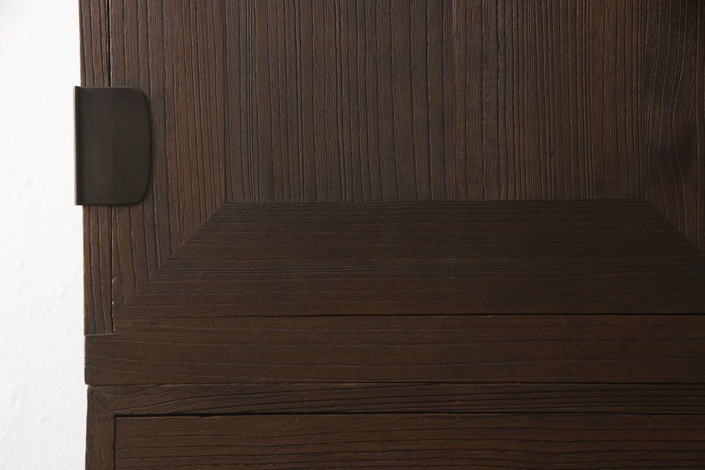 桐箪笥を着色リメイク!上段の衣装盆3杯を棚板1枚に変更。チェスナット系に着色仕上げ。