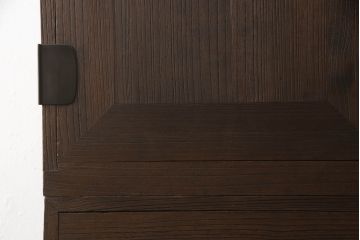 桐箪笥を着色リメイク!上段の衣装盆3杯を棚板1枚に変更。チェスナット系に着色仕上げ。