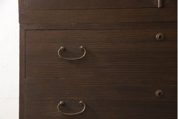 桐箪笥を着色リメイク!上段の衣装盆3杯を棚板1枚に変更。チェスナット系に着色仕上げ。