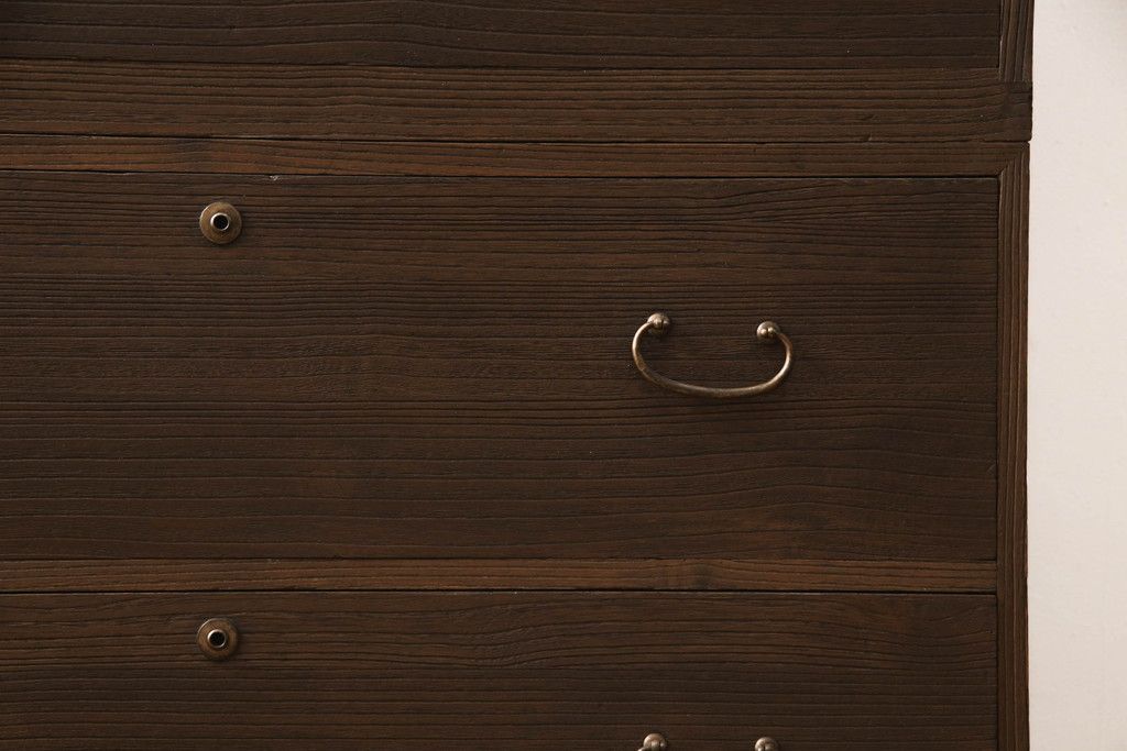 桐箪笥を着色リメイク!上段の衣装盆3杯を棚板1枚に変更。チェスナット系に着色仕上げ。