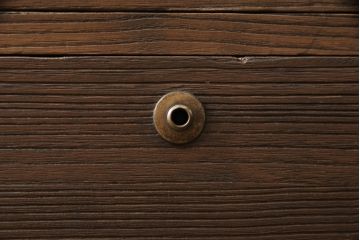 桐箪笥を着色リメイク!上段の衣装盆3杯を棚板1枚に変更。チェスナット系に着色仕上げ。