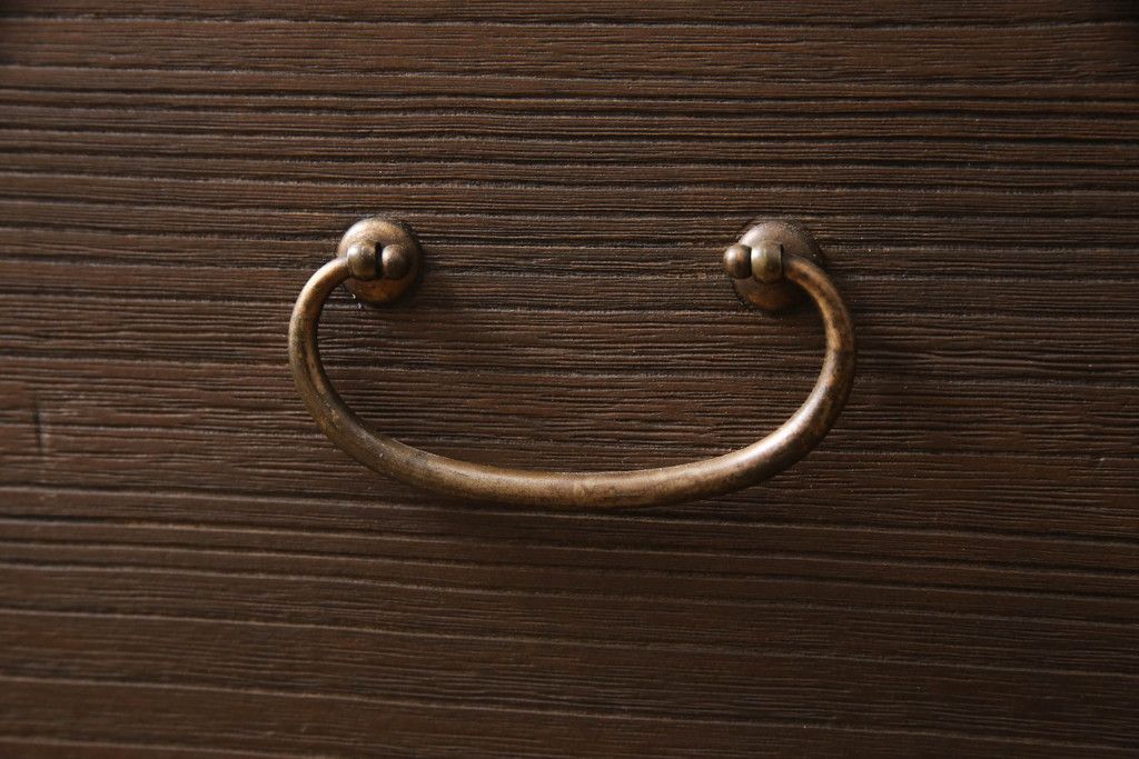 桐箪笥を着色リメイク!上段の衣装盆3杯を棚板1枚に変更。チェスナット系に着色仕上げ。