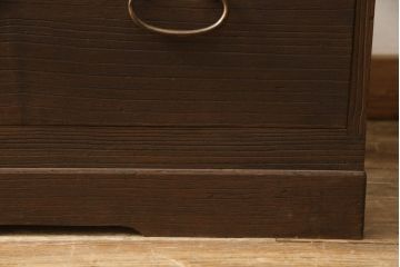 桐箪笥を着色リメイク!上段の衣装盆3杯を棚板1枚に変更。チェスナット系に着色仕上げ。