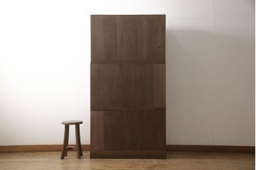 桐箪笥を着色リメイク!上段の衣装盆3杯を棚板1枚に変更。チェスナット系に着色仕上げ。