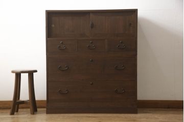 桐箪笥を着色リメイク!高品質リペアを施し、チェスナット系に着色仕上げ。