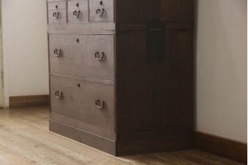 桐箪笥を着色リメイク!高品質リペアを施し、チェスナット系に着色仕上げ。