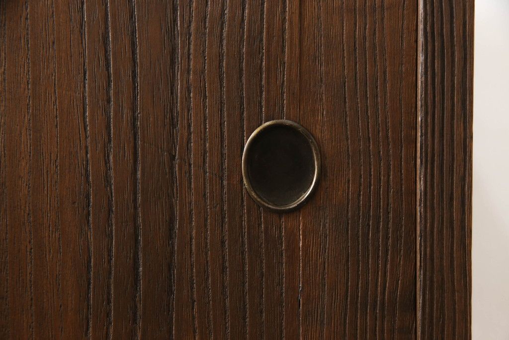 桐箪笥を着色リメイク!高品質リペアを施し、チェスナット系に着色仕上げ。