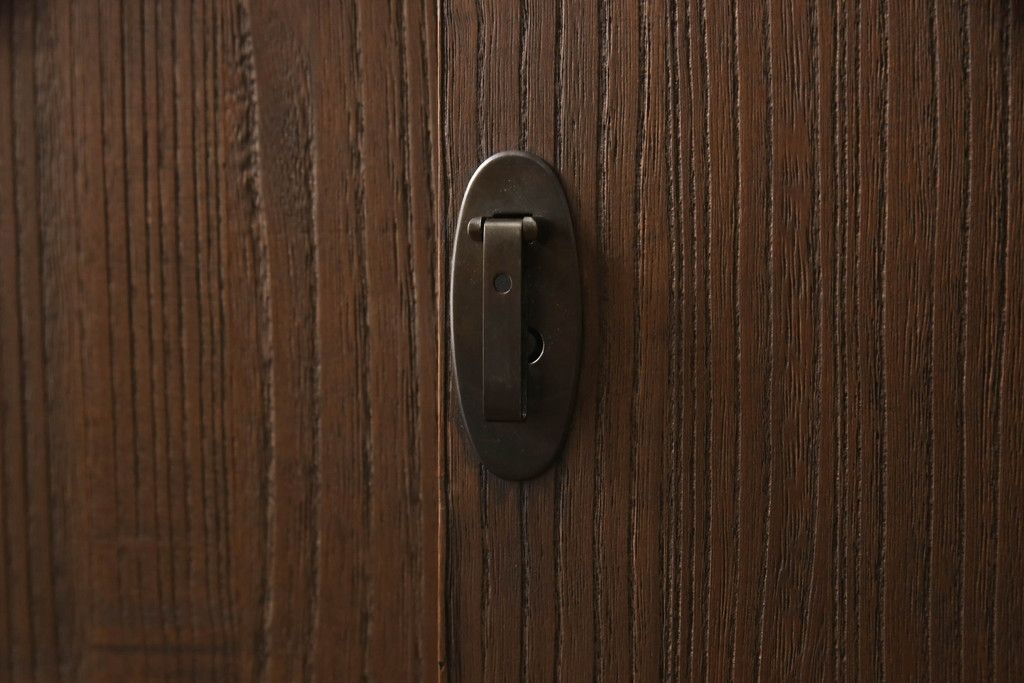 桐箪笥を着色リメイク!高品質リペアを施し、チェスナット系に着色仕上げ。