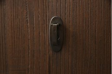 桐箪笥を着色リメイク!高品質リペアを施し、チェスナット系に着色仕上げ。