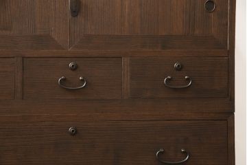 桐箪笥を着色リメイク!高品質リペアを施し、チェスナット系に着色仕上げ。