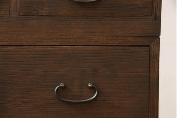 桐箪笥を着色リメイク!高品質リペアを施し、チェスナット系に着色仕上げ。