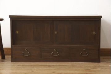 桐箪笥を着色リメイク!ヒノキ材の天板を取り付け、チェスナット系に着色仕上げ。