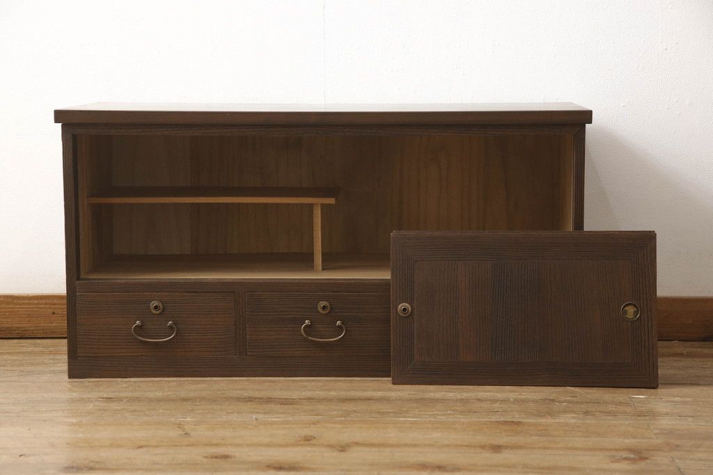 桐箪笥を着色リメイク!ヒノキ材の天板を取り付け、チェスナット系に着色仕上げ。