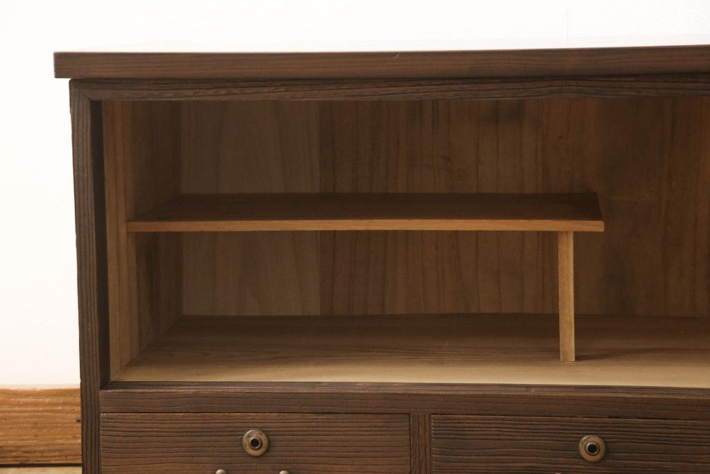 桐箪笥を着色リメイク!ヒノキ材の天板を取り付け、チェスナット系に着色仕上げ。