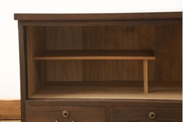 桐箪笥を着色リメイク!ヒノキ材の天板を取り付け、チェスナット系に着色仕上げ。