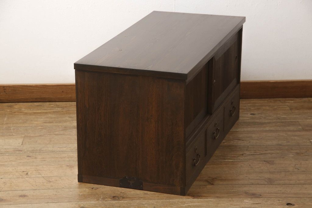 桐箪笥を着色リメイク!ヒノキ材の天板を取り付け、チェスナット系に着色仕上げ。