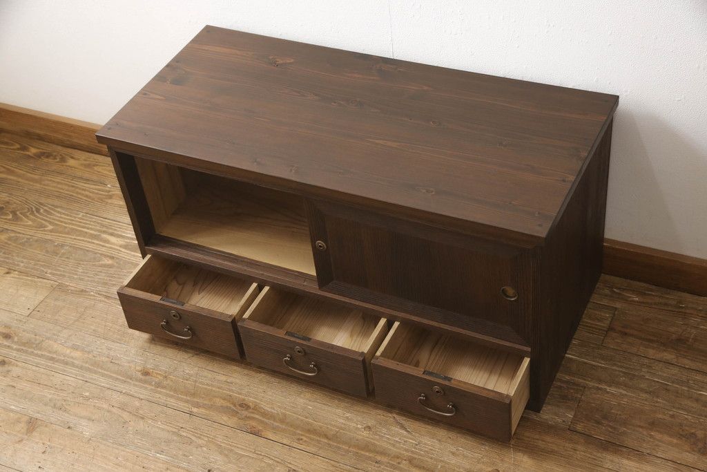 桐箪笥を着色リメイク!ヒノキ材の天板を取り付け、チェスナット系に着色仕上げ。