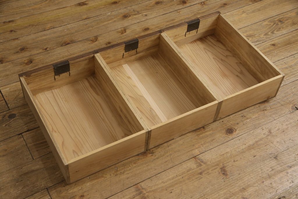 桐箪笥を着色リメイク!ヒノキ材の天板を取り付け、チェスナット系に着色仕上げ。