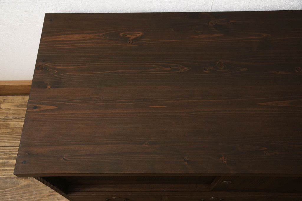 桐箪笥を着色リメイク!ヒノキ材の天板を取り付け、チェスナット系に着色仕上げ。