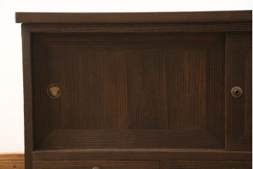 桐箪笥を着色リメイク!ヒノキ材の天板を取り付け、チェスナット系に着色仕上げ。