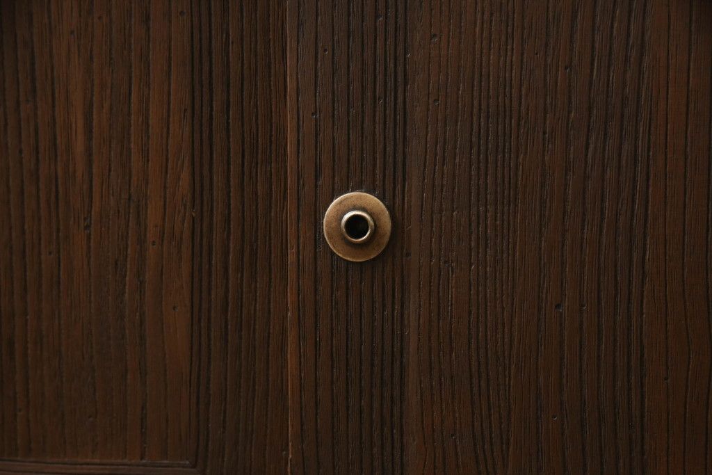 桐箪笥を着色リメイク!ヒノキ材の天板を取り付け、チェスナット系に着色仕上げ。