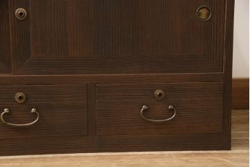 桐箪笥を着色リメイク!ヒノキ材の天板を取り付け、チェスナット系に着色仕上げ。