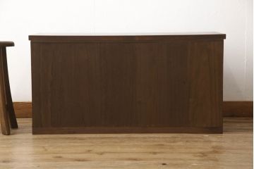 桐箪笥を着色リメイク!ヒノキ材の天板を取り付け、チェスナット系に着色仕上げ。