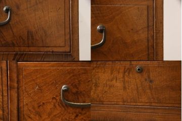 2段重ね桐箪笥をサイドボードとチェストにリメイク!上段は新たに台輪の取り付け。下段は台輪をカットし木製脚の取り付け。いずれもヒノキ無垢材の天板を取り付け。