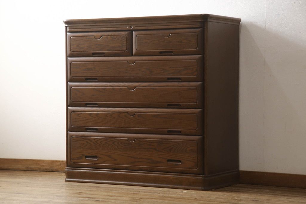 箪笥を小さくリメイク!高品質リペアを施し、奥行きを小さくリサイズ。