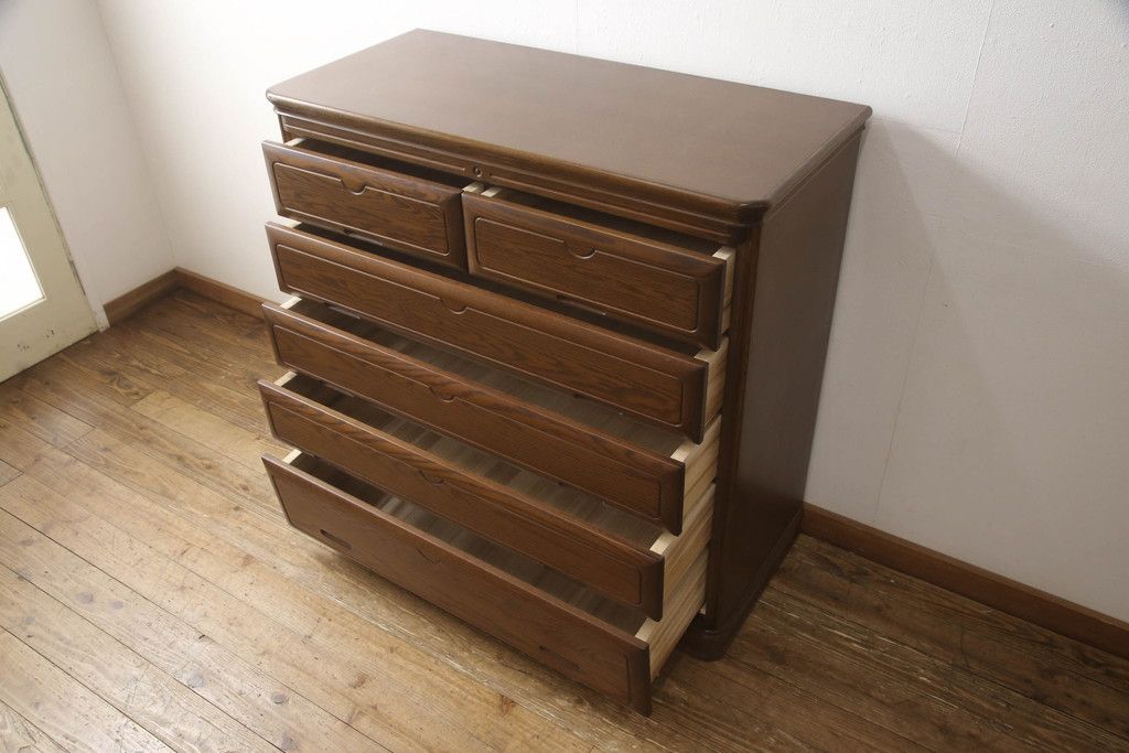 箪笥を小さくリメイク!高品質リペアを施し、奥行きを小さくリサイズ。