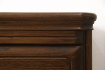 箪笥を小さくリメイク!高品質リペアを施し、奥行きを小さくリサイズ。