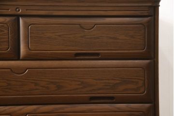 箪笥を小さくリメイク!高品質リペアを施し、奥行きを小さくリサイズ。