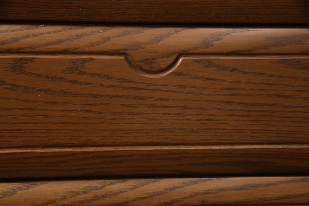 箪笥を小さくリメイク!高品質リペアを施し、奥行きを小さくリサイズ。