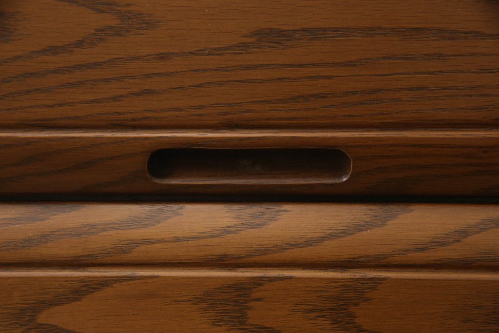 箪笥を小さくリメイク!高品質リペアを施し、奥行きを小さくリサイズ。