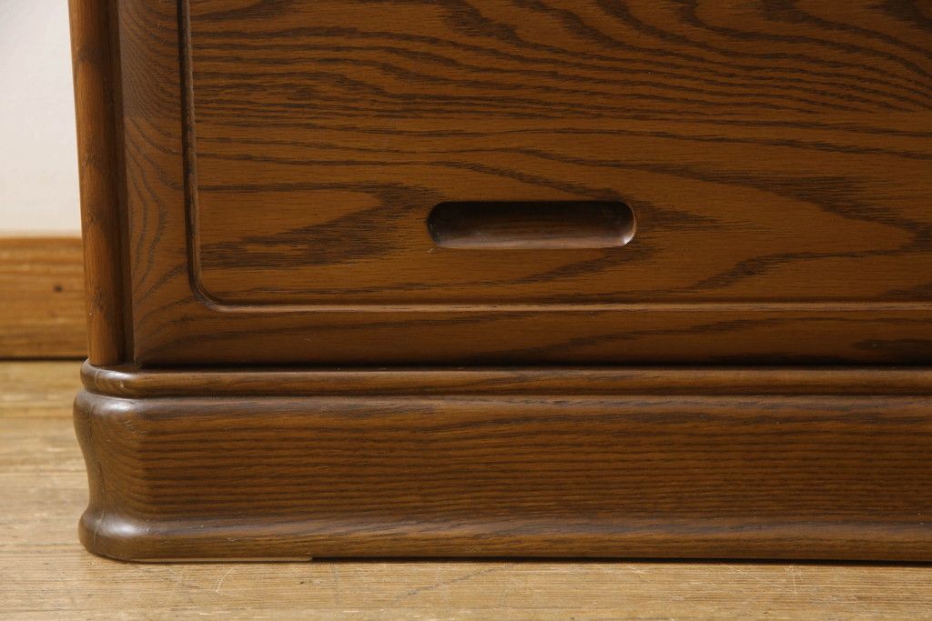 箪笥を小さくリメイク!高品質リペアを施し、奥行きを小さくリサイズ。