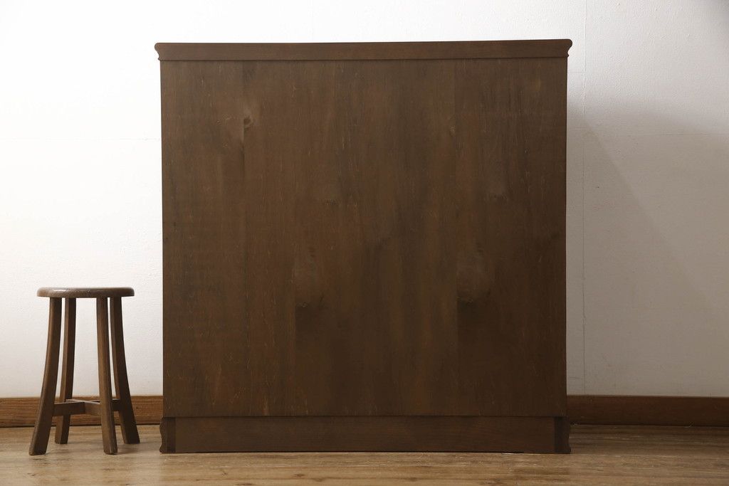 箪笥を小さくリメイク!高品質リペアを施し、奥行きを小さくリサイズ。