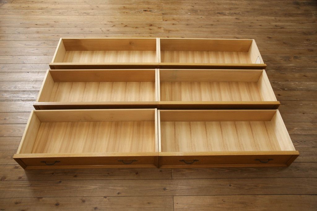 婚礼箪笥を綺麗に再生!高品質リペアを施し、ワントーン落ち着いた色に着色仕上げ。