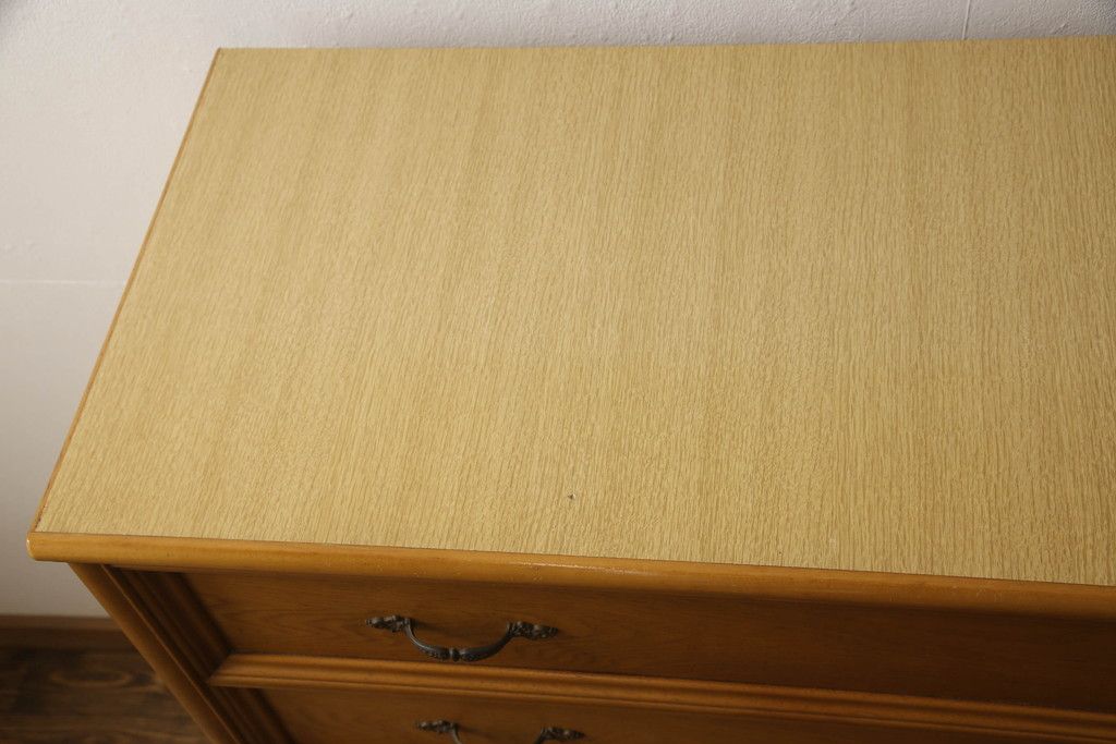 婚礼箪笥を綺麗に再生!高品質リペアを施し、ワントーン落ち着いた色に着色仕上げ。