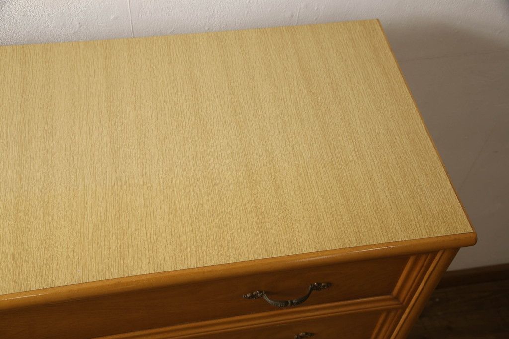 婚礼箪笥を綺麗に再生!高品質リペアを施し、ワントーン落ち着いた色に着色仕上げ。