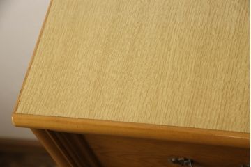 婚礼箪笥を綺麗に再生!高品質リペアを施し、ワントーン落ち着いた色に着色仕上げ。