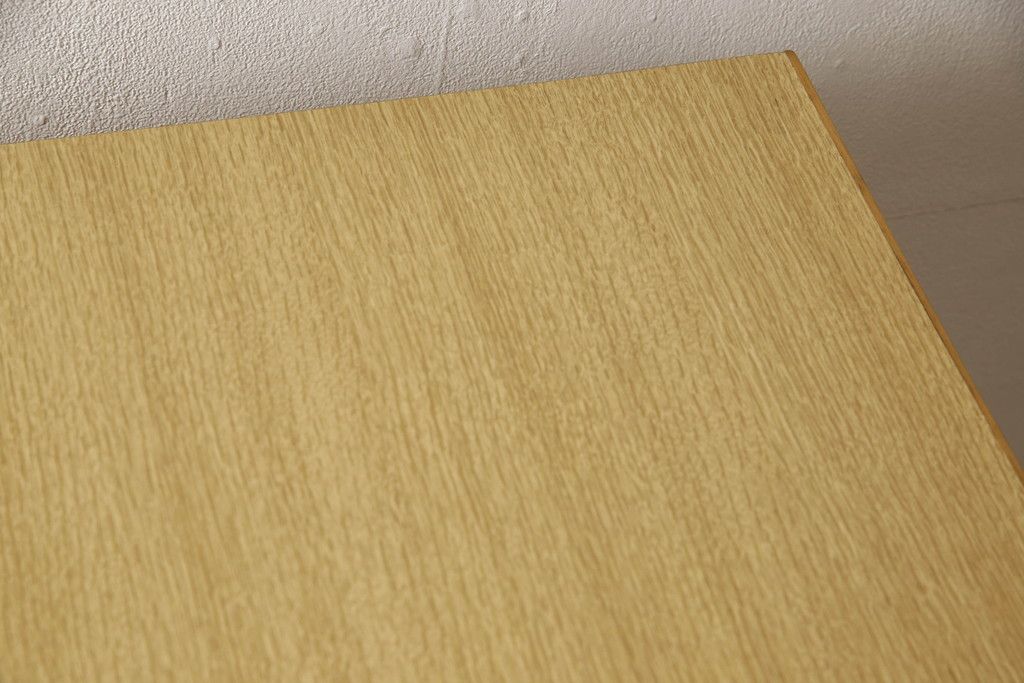 婚礼箪笥を綺麗に再生!高品質リペアを施し、ワントーン落ち着いた色に着色仕上げ。